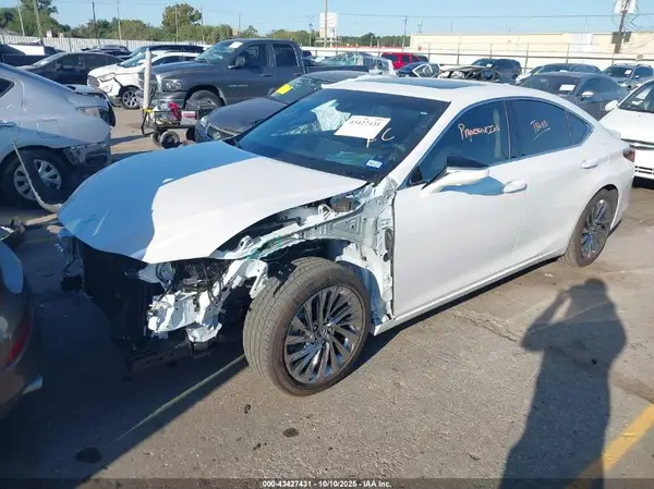 58AFA1C12SU071251 2025 LEXUS ES - Image 2