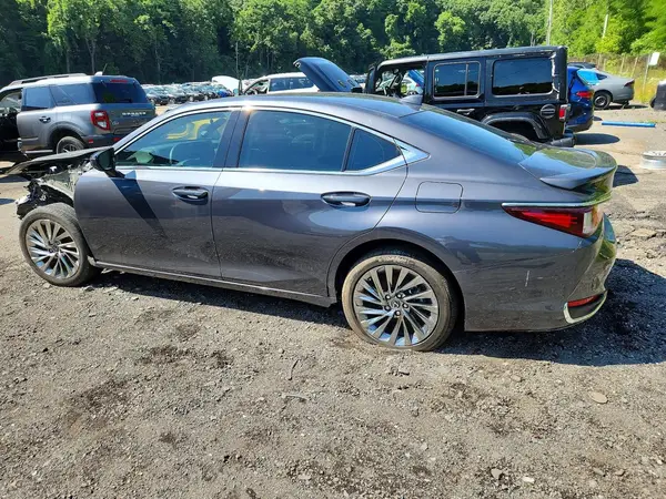 58AFA1C13SU076507 2025 LEXUS ES - Image 2