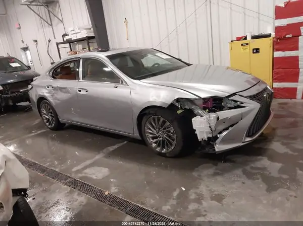 58AFA1C14RU052520 2024 LEXUS ES - Image 1