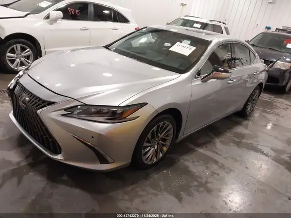 58AFA1C14RU052520 2024 LEXUS ES - Image 2