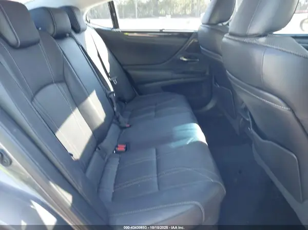 58AFA1C17MU005507 2021 LEXUS ES - Image 8