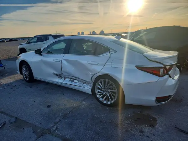 58AFA1C17NU021305 2022 LEXUS ES - Image 2