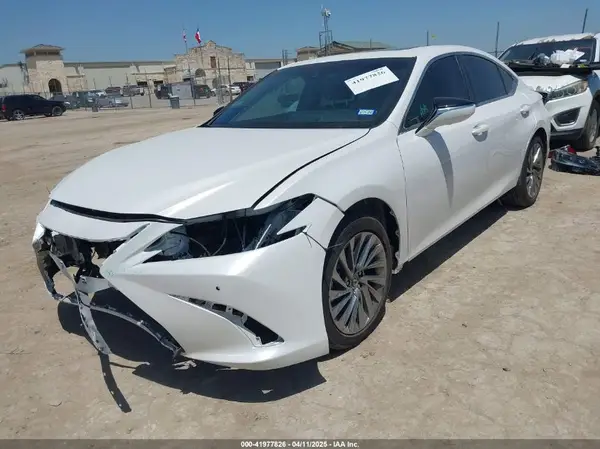 58AFA1C17RU052317 2024 LEXUS ES - Image 2