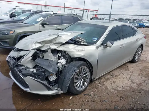 58AFA1C18NU016601 2022 LEXUS ES - Image 2