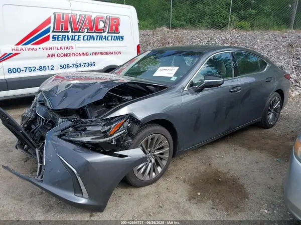 58AFA1C19SU062451 2025 LEXUS ES - Image 2