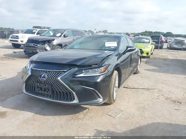 58AFA1C1XMU012533 2021 LEXUS ES - Image 2