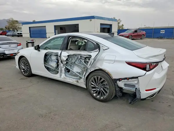 58AFZ1B10SU194878 2025 LEXUS ES - Image 2