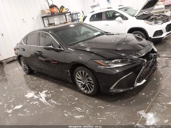 58AFZ1B12RU160600 2024 LEXUS ES - Image 1
