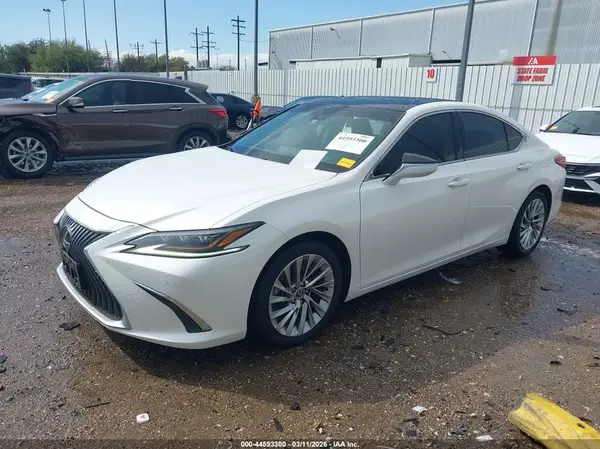 58AFZ1B13MU096933 2021 LEXUS ES - Image 2