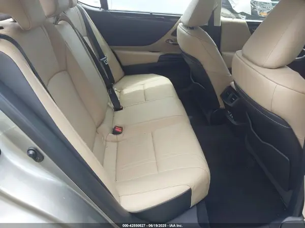 58AFZ1B13MU108112 2021 LEXUS ES - Image 8