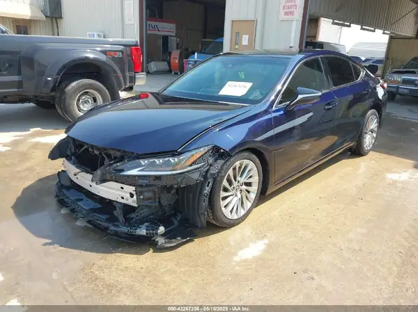 58AFZ1B14MU101055 2021 LEXUS ES - Image 2