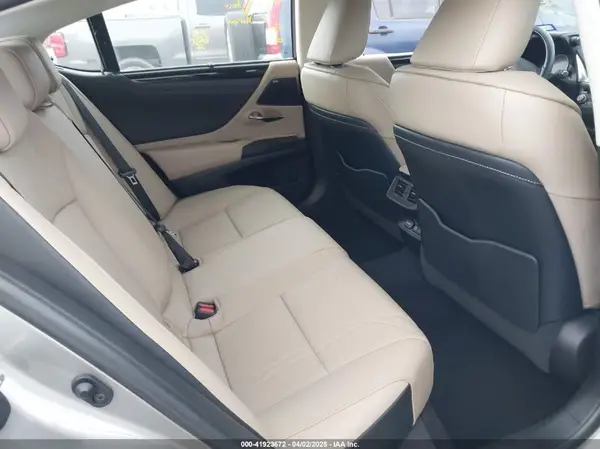 58AFZ1B14MU107602 2021 LEXUS ES - Image 8