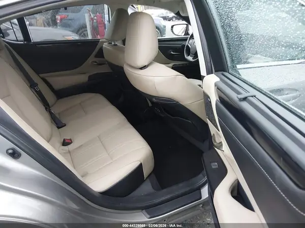 58AFZ1B14MU108572 2021 LEXUS ES - Image 8