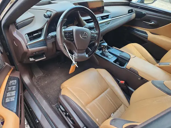 58AFZ1B15MU090857 2021 LEXUS ES - Image 8