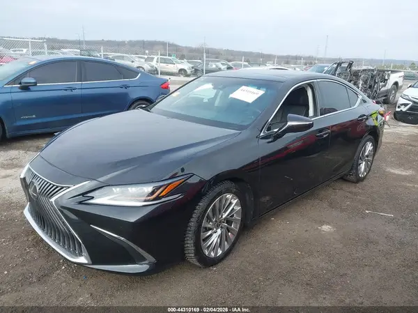 58AFZ1B16MU084372 2021 LEXUS ES - Image 2