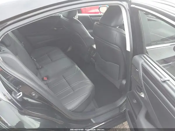 58AFZ1B16MU084372 2021 LEXUS ES - Image 8