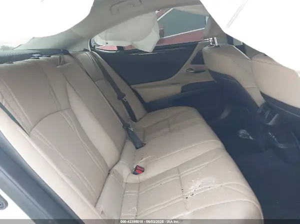 58AFZ1B16MU101039 2021 LEXUS ES - Image 8