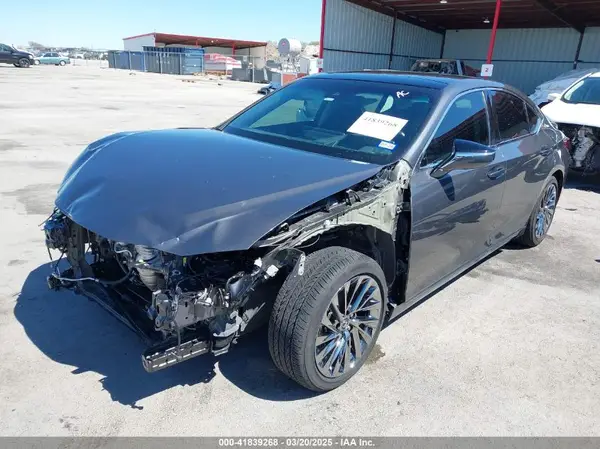 58AFZ1B17RU183919 2024 LEXUS ES - Image 2