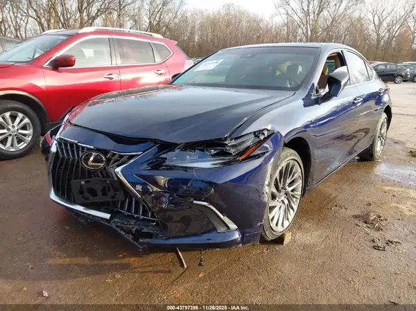 58AFZ1B17SU187975 2025 LEXUS ES - Image 2