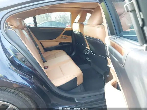 58AFZ1B17SU187975 2025 LEXUS ES - Image 8