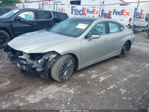 58AFZ1B17SU188432 2025 LEXUS ES - Image 2