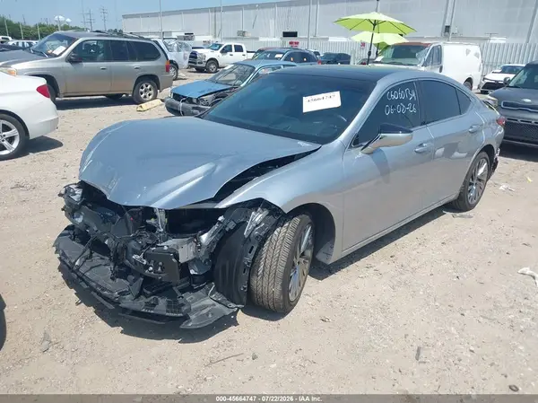 58AFZ1B18SU190495 2025 LEXUS ES - Image 2