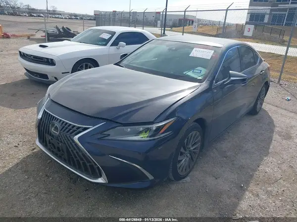 58AFZ1B18SU201026 2025 LEXUS ES - Image 2