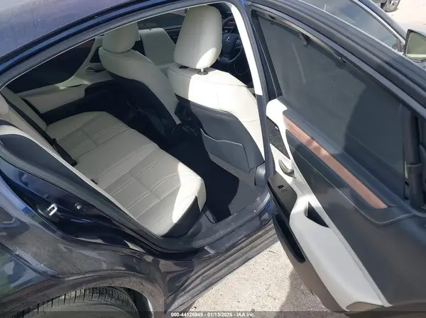 58AFZ1B18SU201026 2025 LEXUS ES - Image 8