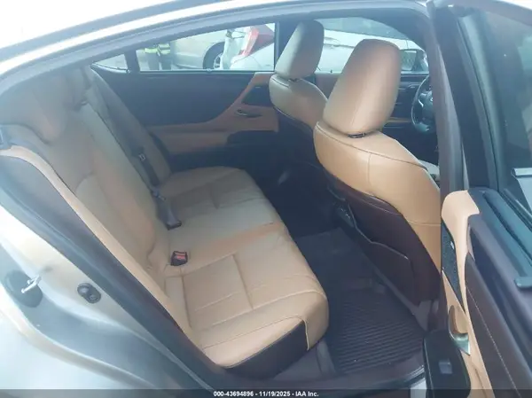 58AFZ1B19LU068388 2020 LEXUS ES - Image 8