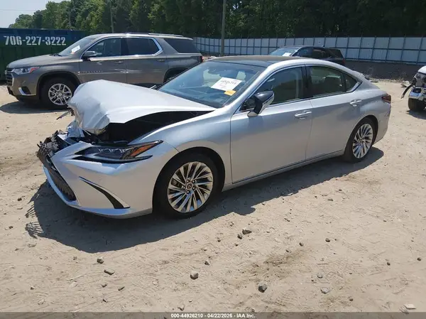 58AFZ1B19LU078807 2020 LEXUS ES - Image 2