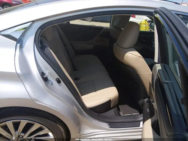58AFZ1B19LU078807 2020 LEXUS ES - Image 8