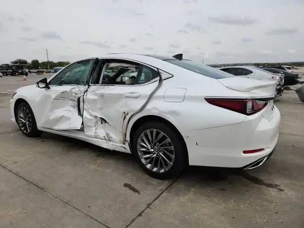 58AFZ1B19SU190831 2025 LEXUS ES - Image 2