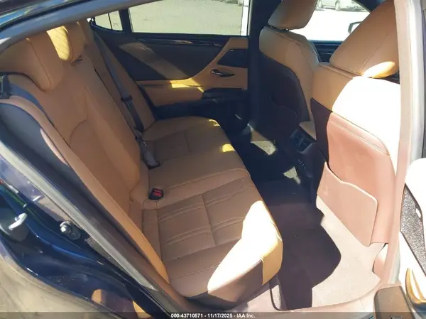 58AFZ1B1XLU081831 2020 LEXUS ES - Image 8