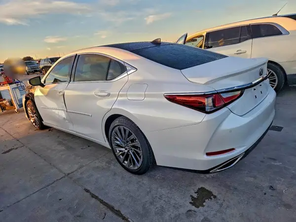 58AFZ1B1XSU208737 2025 LEXUS ES - Image 2