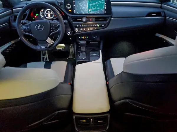 58AGA1C10NU024275 2022 LEXUS ES - Image 8