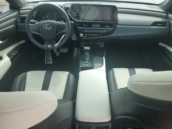 58AGA1C11NU012393 2022 LEXUS ES - Image 8