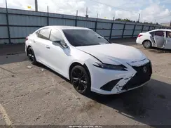 58AGA1C17NU019963 2022 LEXUS ES