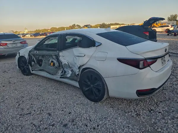 58AGA1C18NU018918 2022 LEXUS ES - Image 2