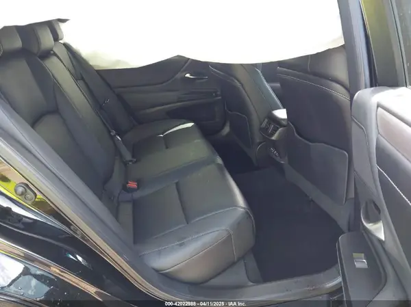 58AGZ1B10MU086770 2021 LEXUS ES - Image 8