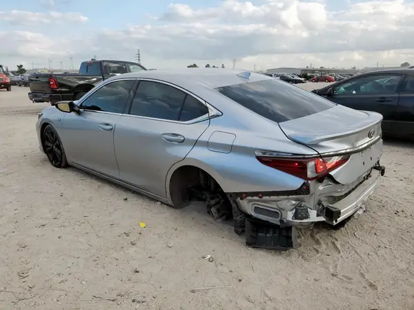 58AGZ1B10NU114472 2022 LEXUS ES - Image 2