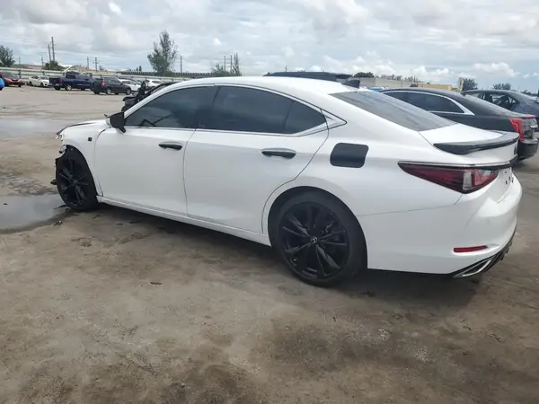 58AGZ1B10NU128629 2022 LEXUS ES - Image 2