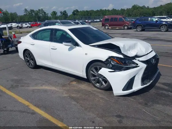 58AGZ1B11LU065716 2020 LEXUS ES - Image 1