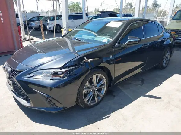 58AGZ1B11LU080300 2020 LEXUS ES - Image 2