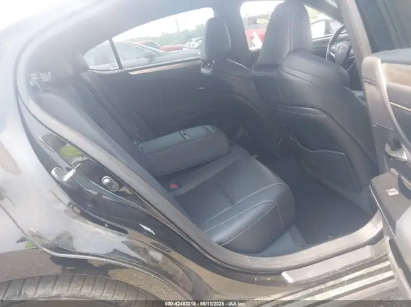 58AGZ1B11MU089564 2021 LEXUS ES - Image 8