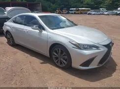 58AGZ1B12MU085345 2021 LEXUS ES