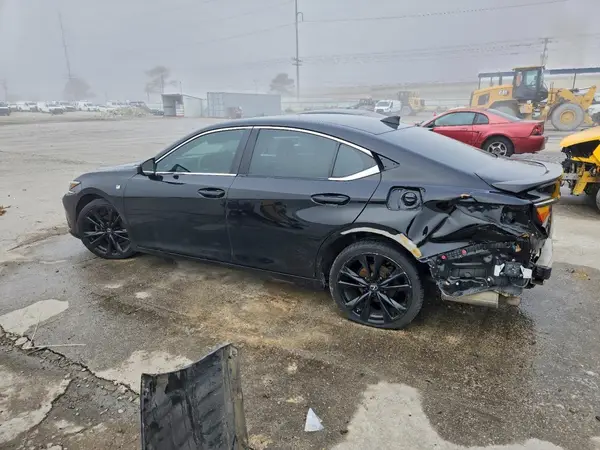 58AGZ1B12NU115736 2022 LEXUS ES - Image 2