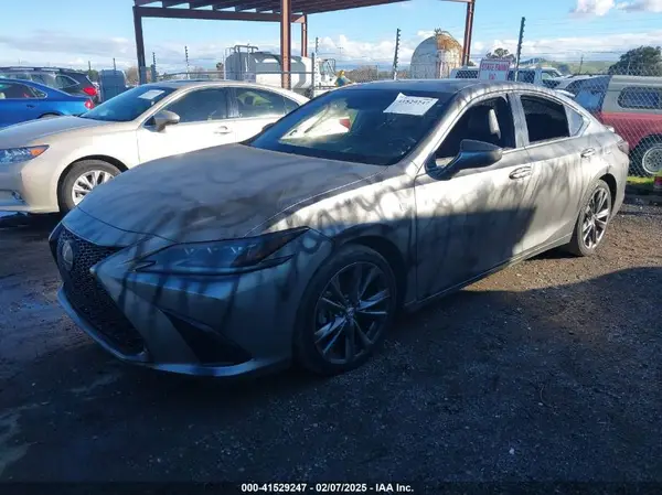 58AGZ1B13LU080377 2020 LEXUS ES - Image 2