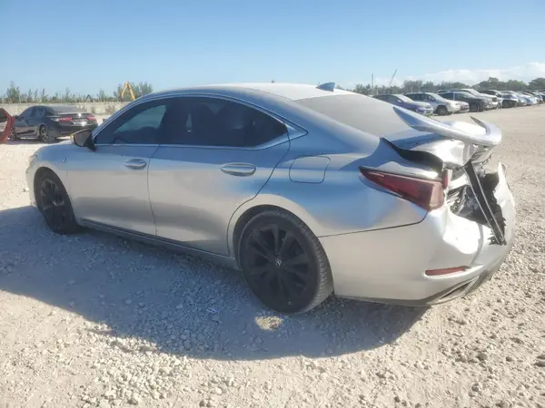 58AGZ1B13NU128379 2022 LEXUS ES - Image 2