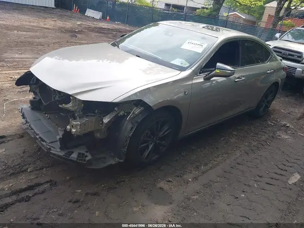 58AGZ1B14LU069632 2020 LEXUS ES - Image 2
