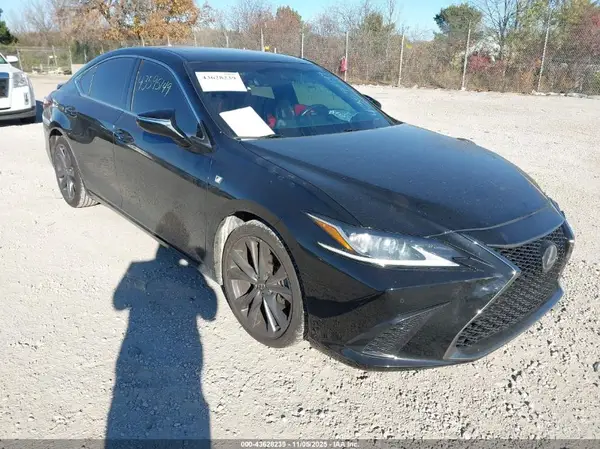 58AGZ1B14MU107877 2021 LEXUS ES - Image 1